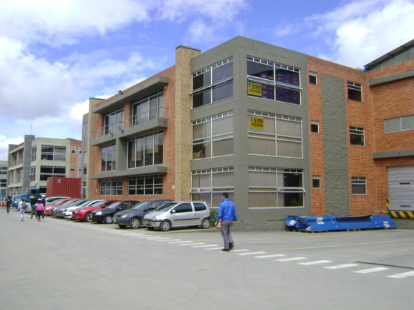 Fernando Reina & Cía. -  Más de 80 años de experiencia en Avalúos, Administrando, Arrendando y Vendiendo tu Inmueble